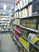 学習院大学フランス語圏文化学科 図書情報イメージ