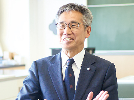 学習院女子中・高等科 科長
増渕 哲夫