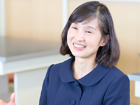 学習院大学理学部 教授齊藤 結花