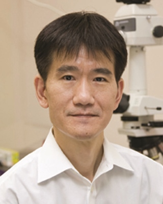 写真：岡田 哲二 教授（構造生物学）